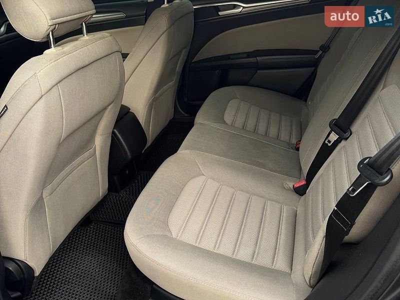 Седан Ford Fusion 2016 в Дніпрі