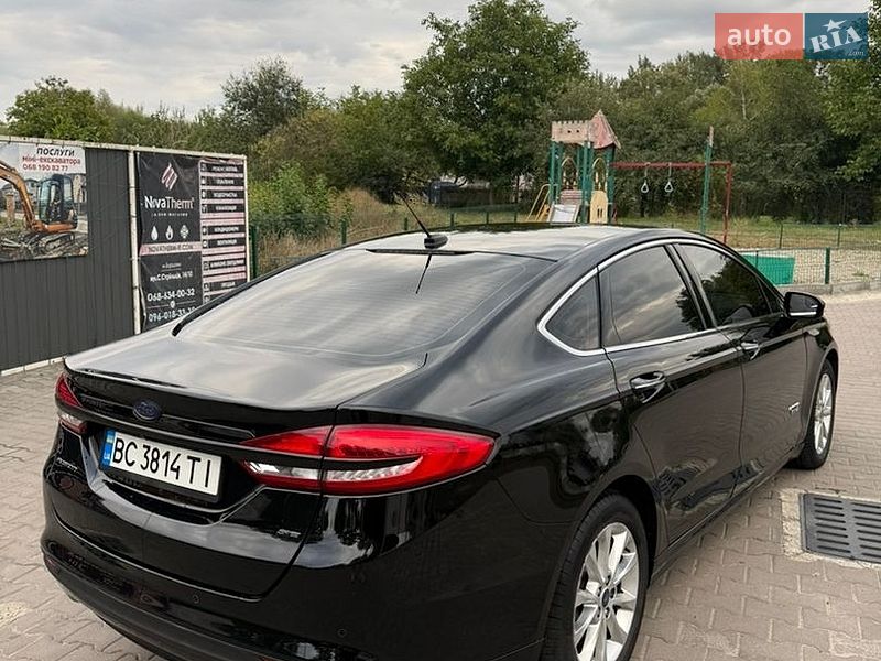 Седан Ford Fusion 2017 в Бурштыне