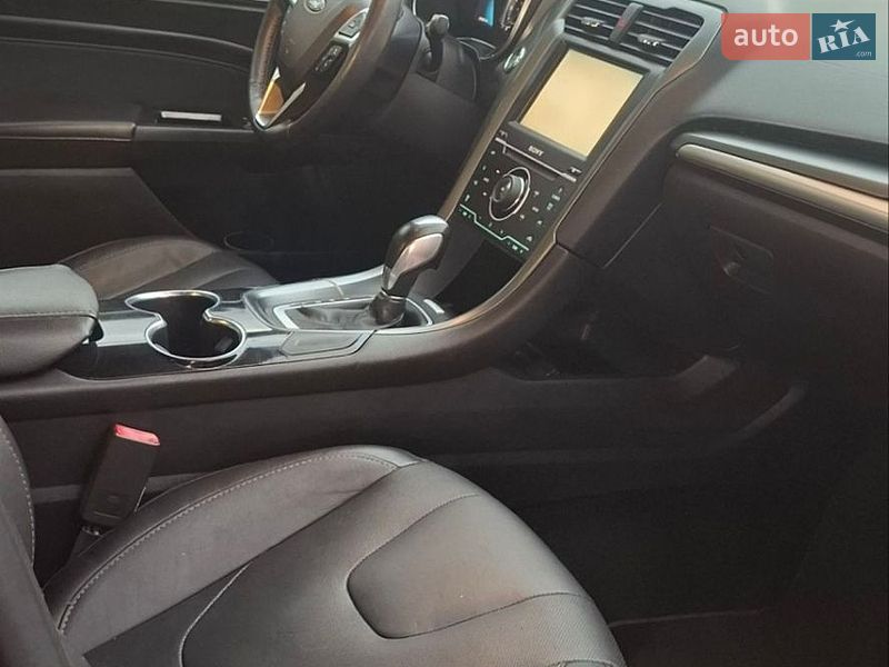 Седан Ford Fusion 2015 в Одесі