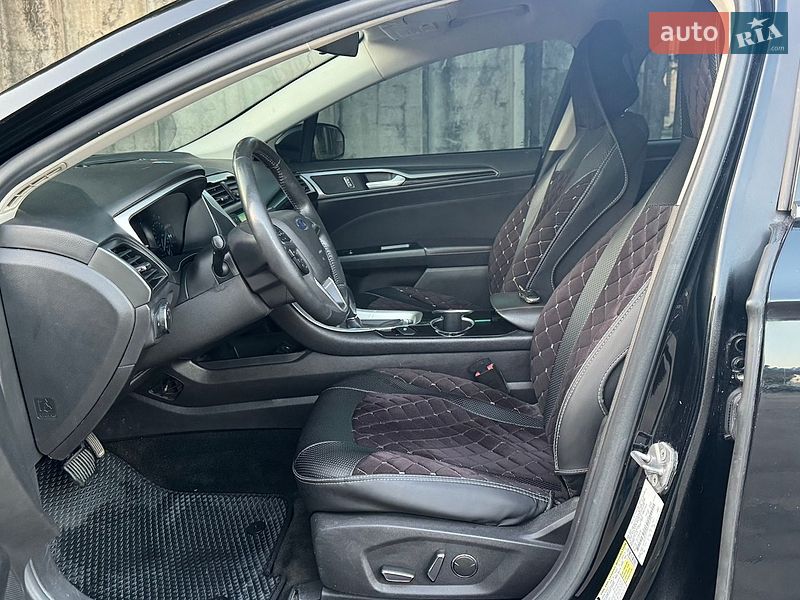 Седан Ford Fusion 2016 в Лубнах