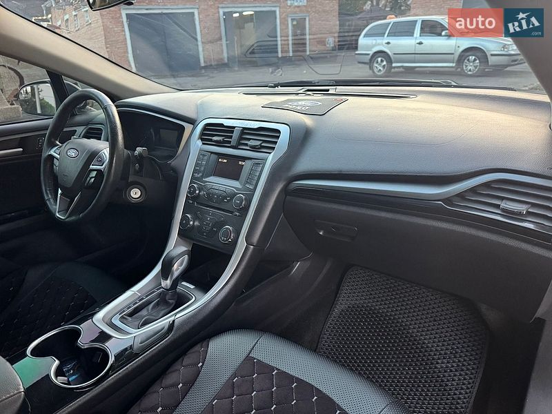 Седан Ford Fusion 2016 в Лубнах