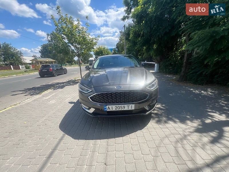 Седан Ford Fusion 2017 в Буче