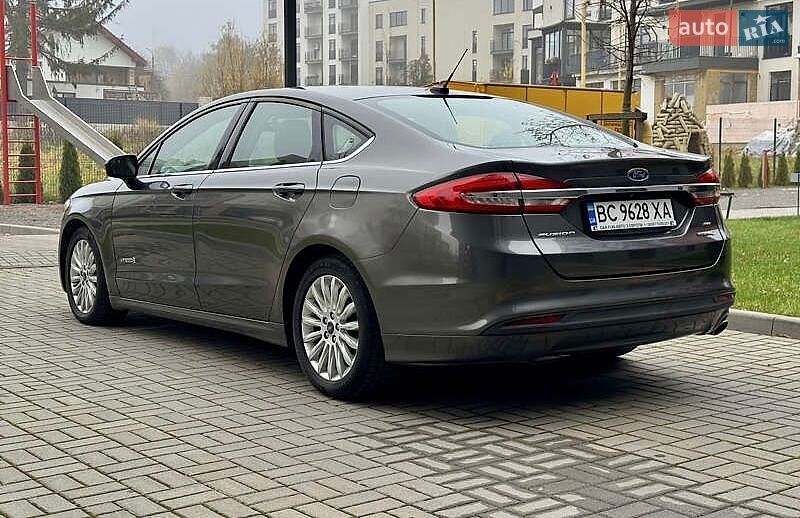 Седан Ford Fusion 2016 в Львове