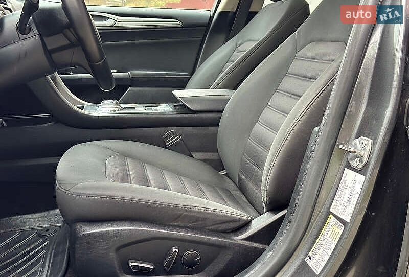 Седан Ford Fusion 2016 в Львове