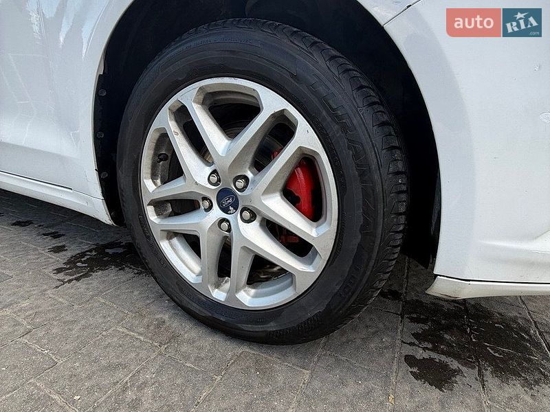 Седан Ford Fusion 2015 в Надвірній
