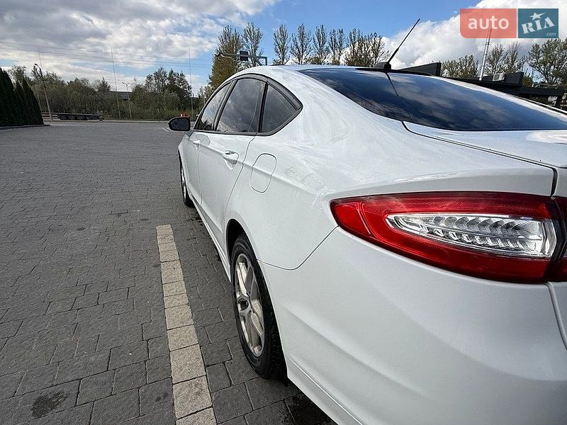 Седан Ford Fusion 2015 в Надвірній