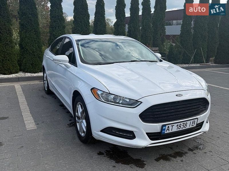 Седан Ford Fusion 2015 в Надвірній