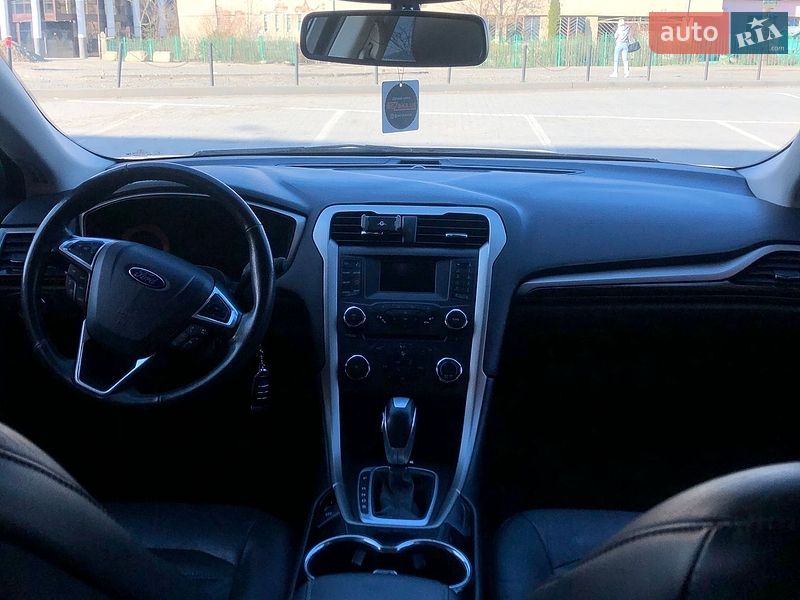 Седан Ford Fusion 2015 в Черновцах