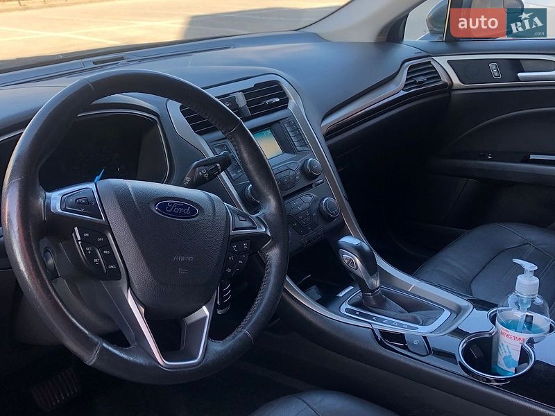 Седан Ford Fusion 2015 в Черновцах