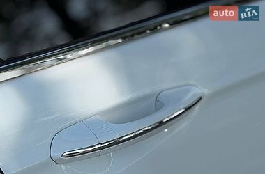 Седан Ford Fusion 2016 в Стрию
