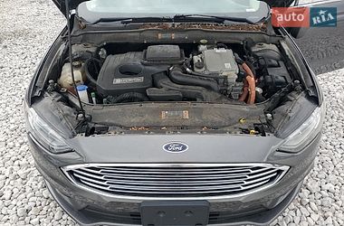 Седан Ford Fusion 2016 в Львове
