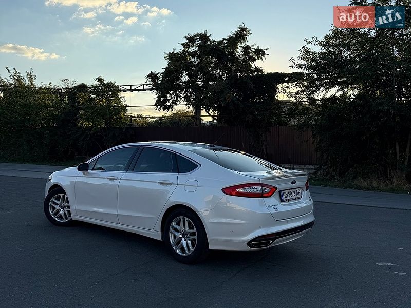 Седан Ford Fusion 2013 в Одесі