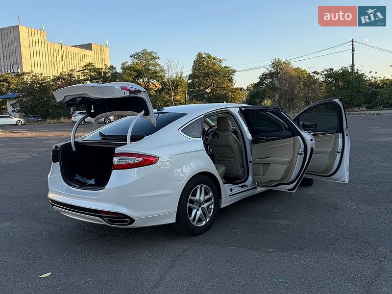 Седан Ford Fusion 2013 в Одесі