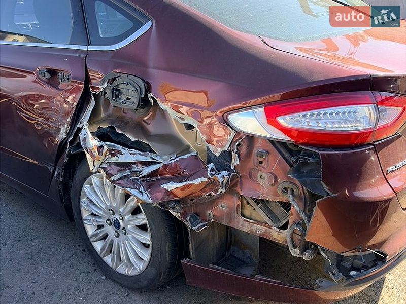 Седан Ford Fusion 2015 в Львові