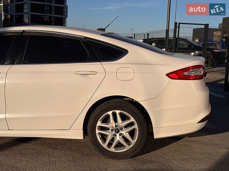 Седан Ford Fusion 2015 в Львове