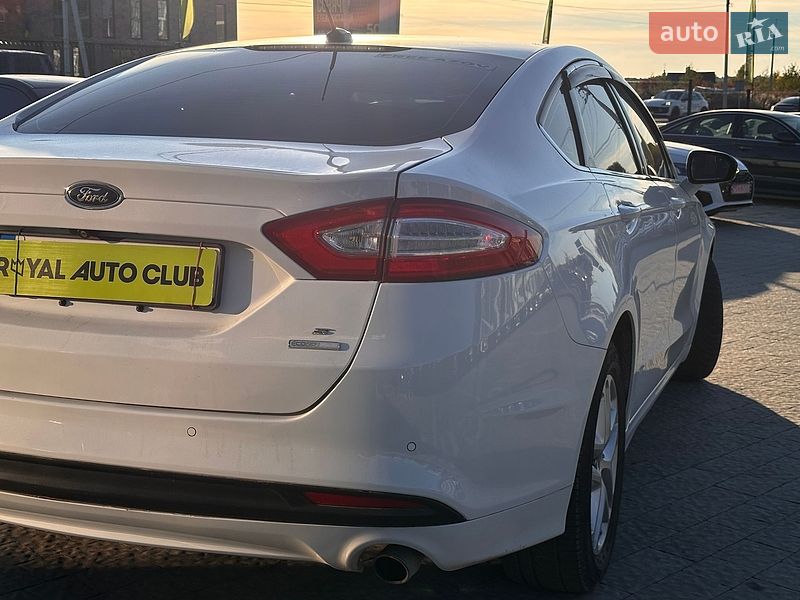 Седан Ford Fusion 2015 в Львове