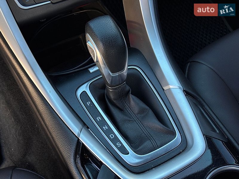 Седан Ford Fusion 2015 в Львове