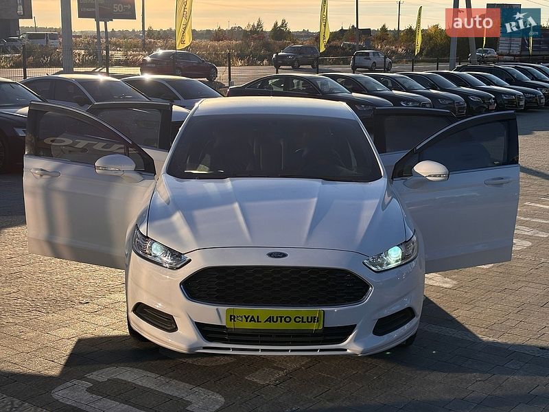 Седан Ford Fusion 2015 в Львове