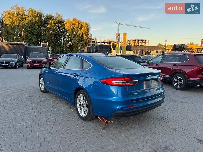 Седан Ford Fusion 2019 в Львове