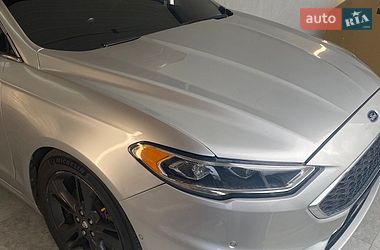 Седан Ford Fusion 2016 в Черновцах