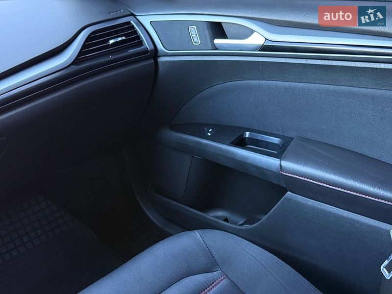 Седан Ford Fusion 2014 в Ровно