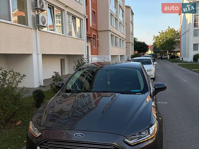 Седан Ford Fusion 2015 в Рівному