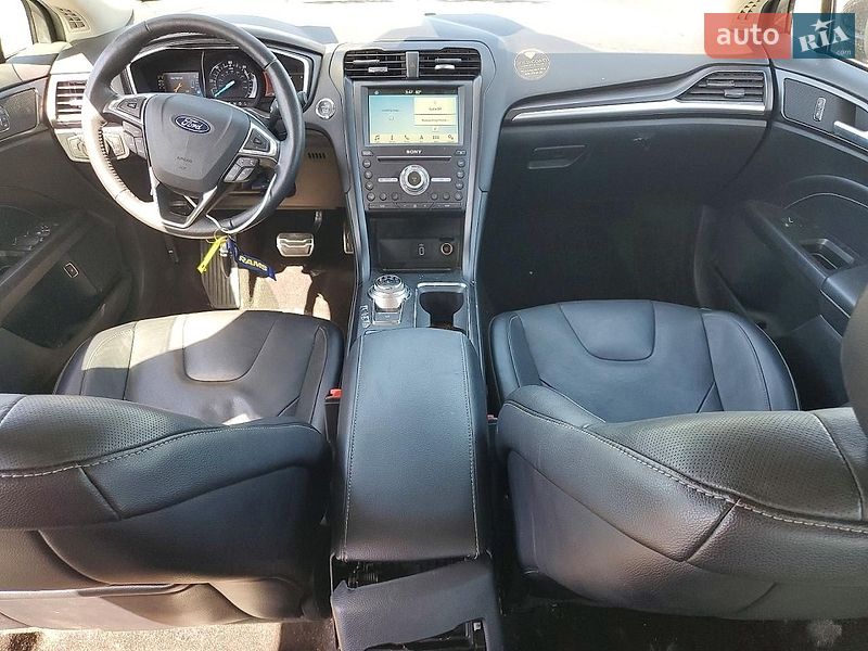 Седан Ford Fusion 2018 в Чернівцях