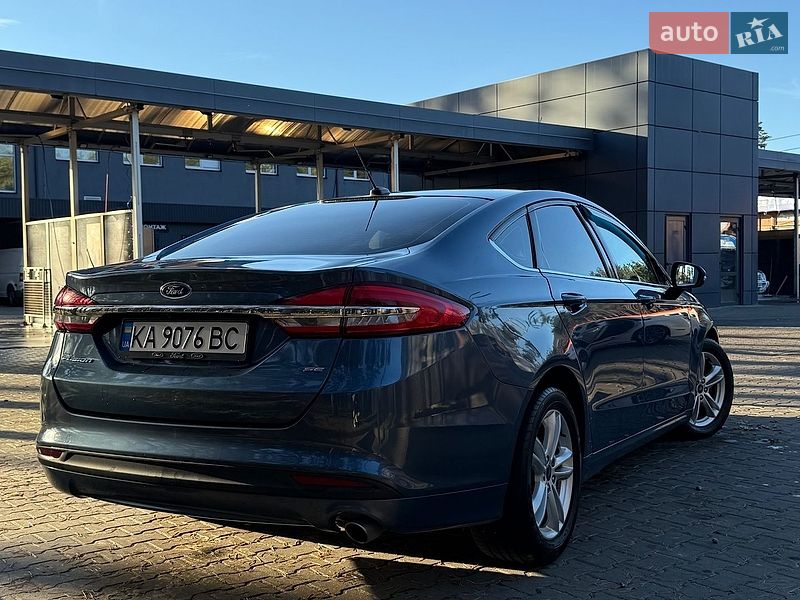 Седан Ford Fusion 2017 в Буче