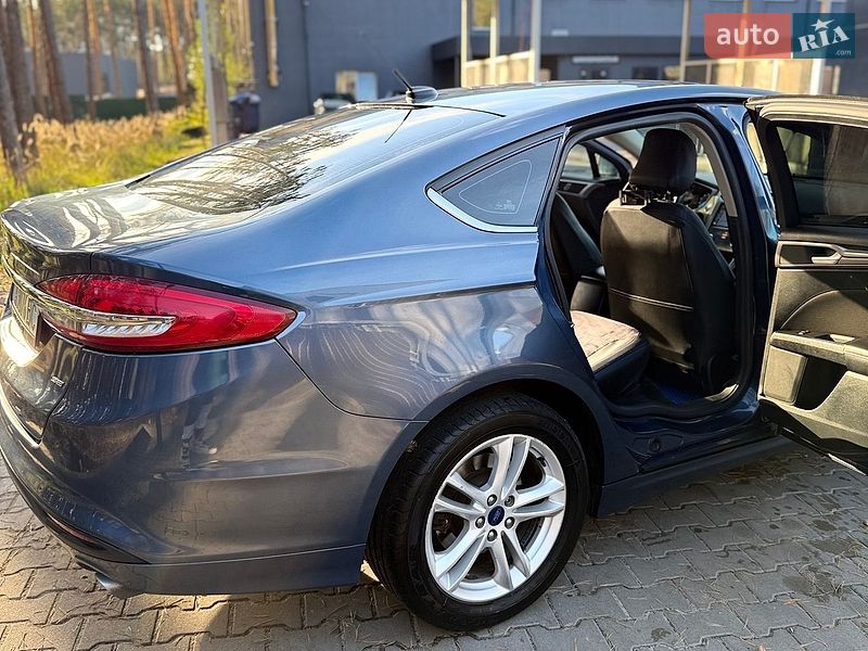 Седан Ford Fusion 2017 в Буче
