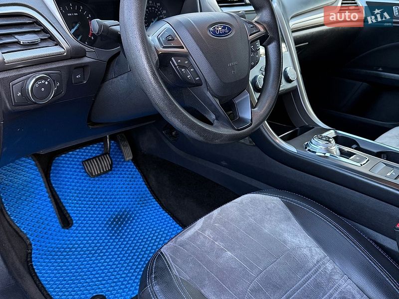Седан Ford Fusion 2017 в Буче