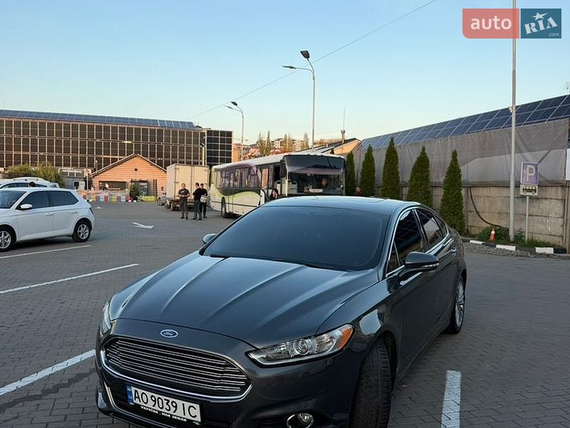 Седан Ford Fusion 2014 в Ужгороде