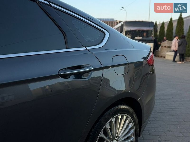 Седан Ford Fusion 2014 в Ужгороде