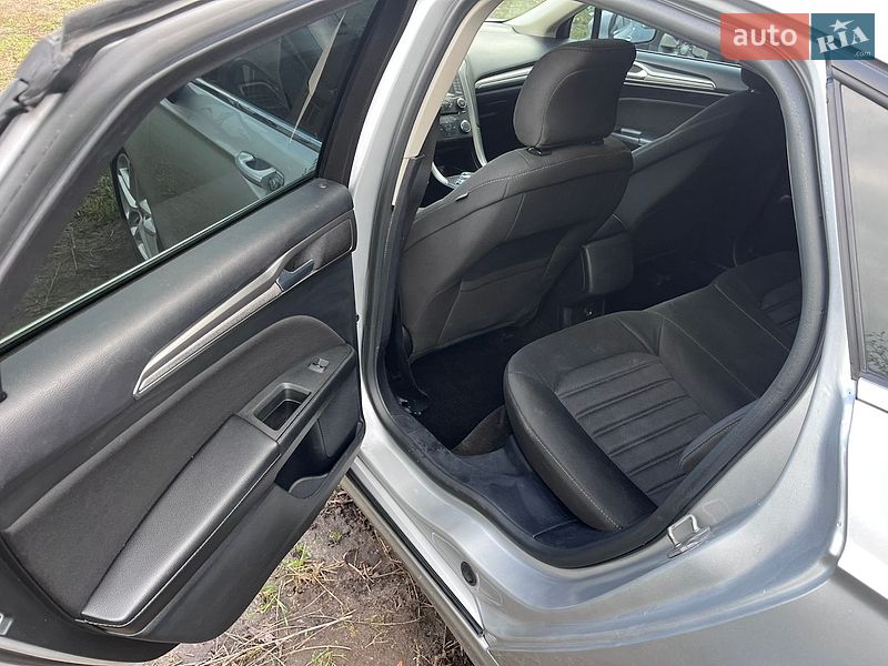 Седан Ford Fusion 2017 в Радомишлі