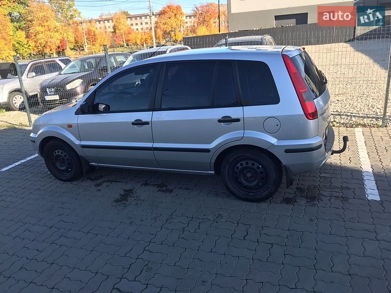 Хэтчбек Ford Fusion 2003 в Калуше