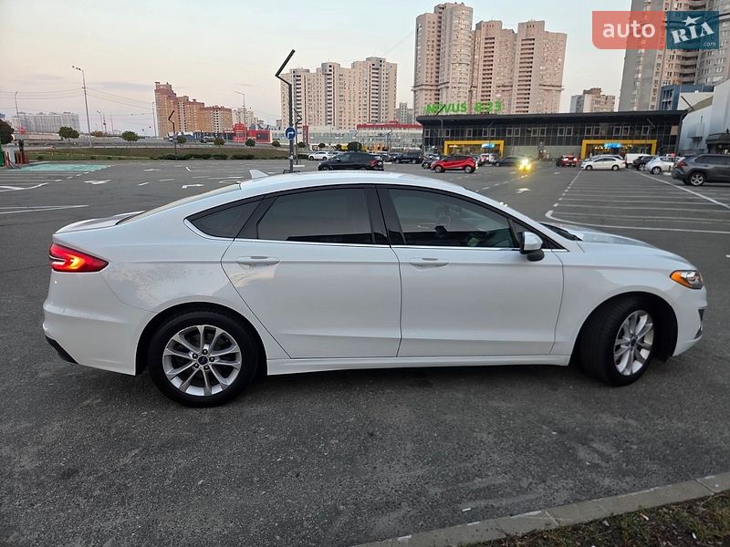 Седан Ford Fusion 2019 в Киеве