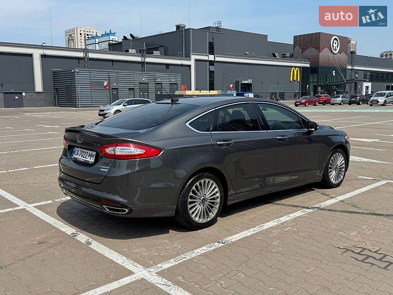 Седан Ford Fusion 2015 в Коростене