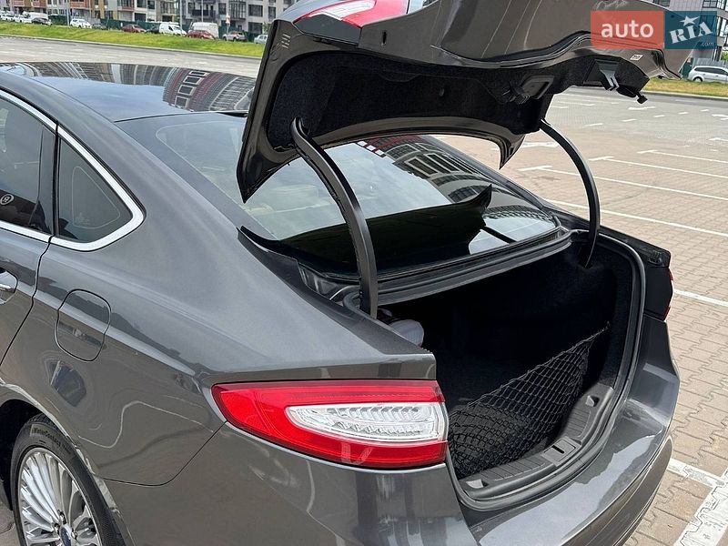 Седан Ford Fusion 2015 в Коростені