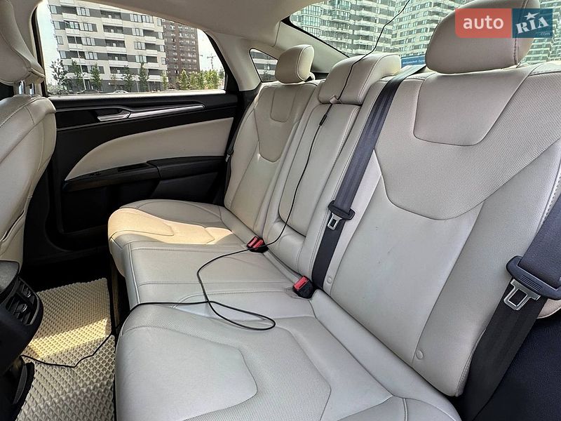 Седан Ford Fusion 2015 в Коростені