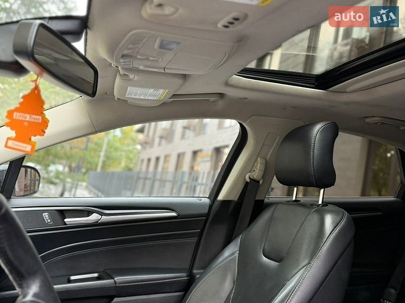 Седан Ford Fusion 2019 в Одесі