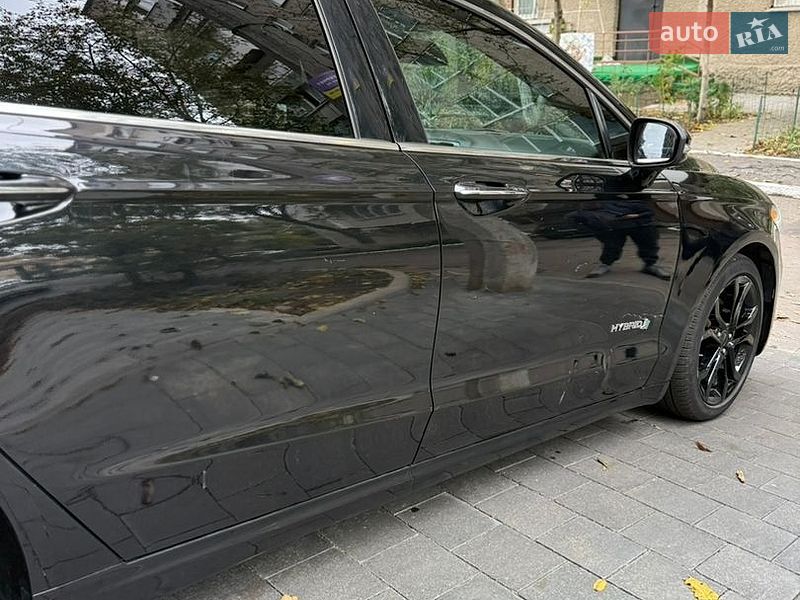 Седан Ford Fusion 2019 в Одесі