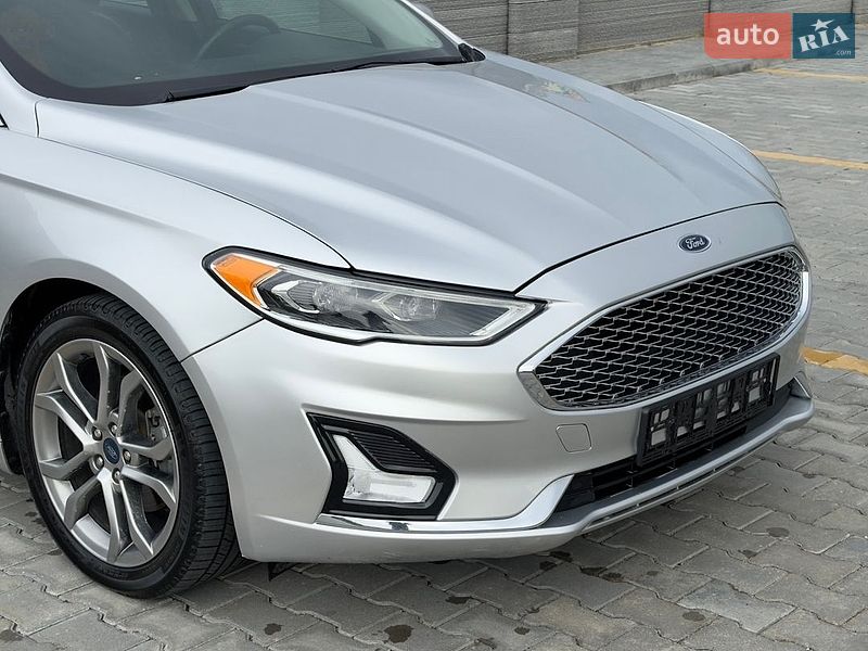 Седан Ford Fusion 2019 в Одесі