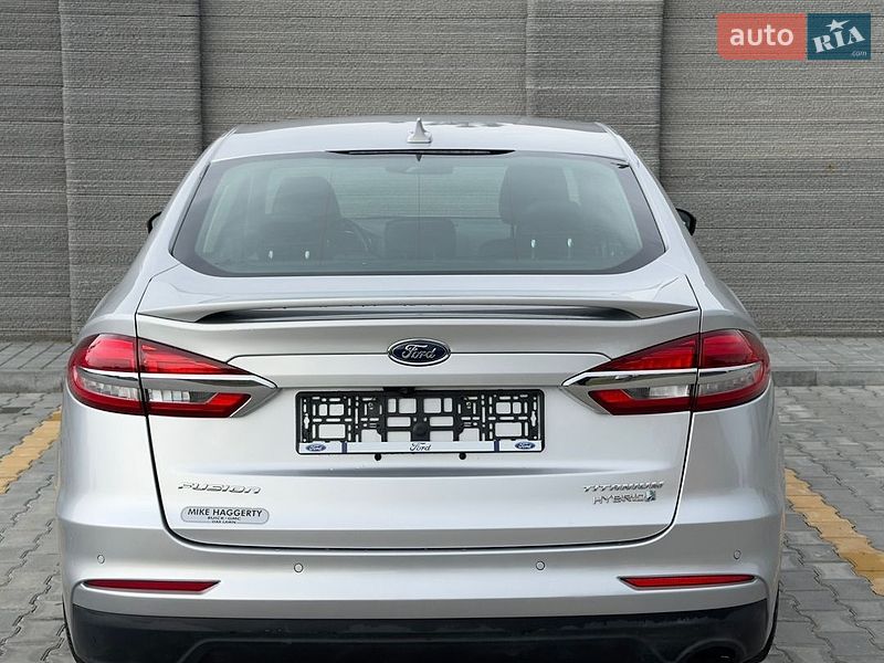 Седан Ford Fusion 2019 в Одесі