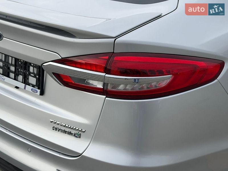 Седан Ford Fusion 2019 в Одесі