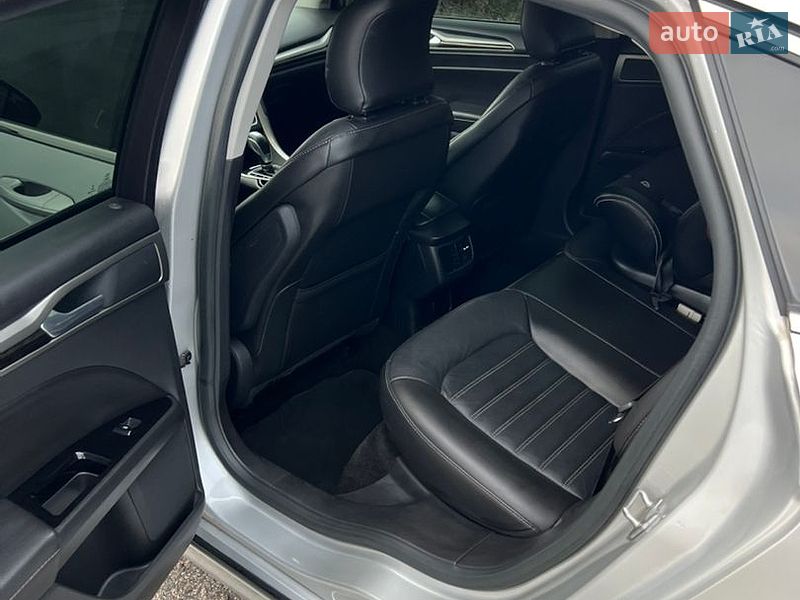 Седан Ford Fusion 2015 в Узине