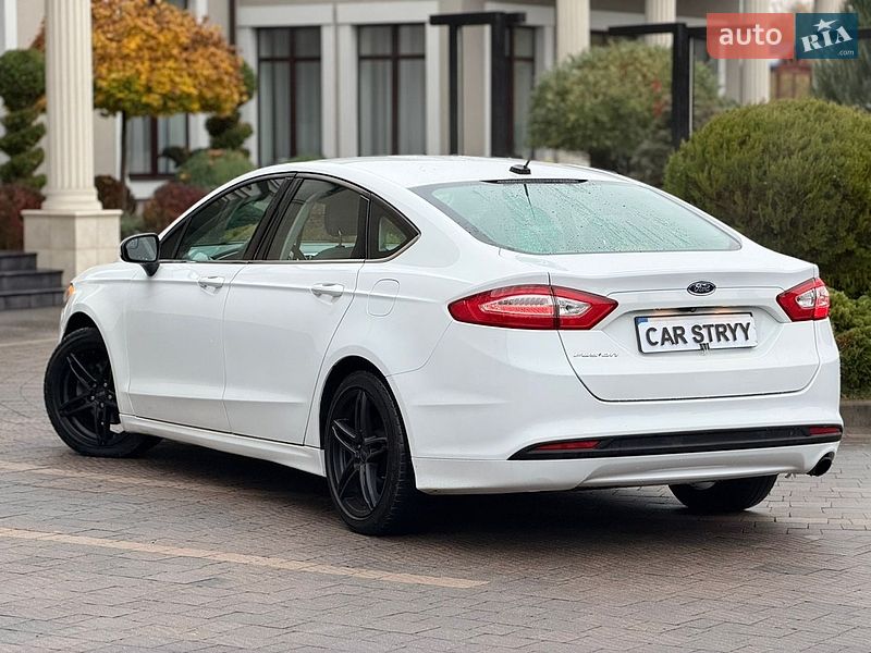 Седан Ford Fusion 2014 в Стрые