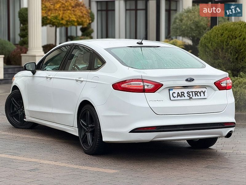 Седан Ford Fusion 2014 в Стрые