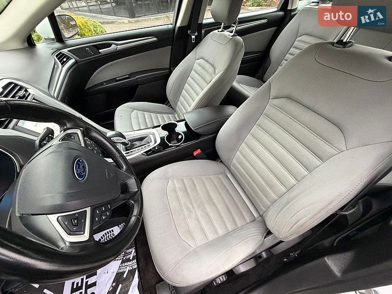 Седан Ford Fusion 2014 в Стрые
