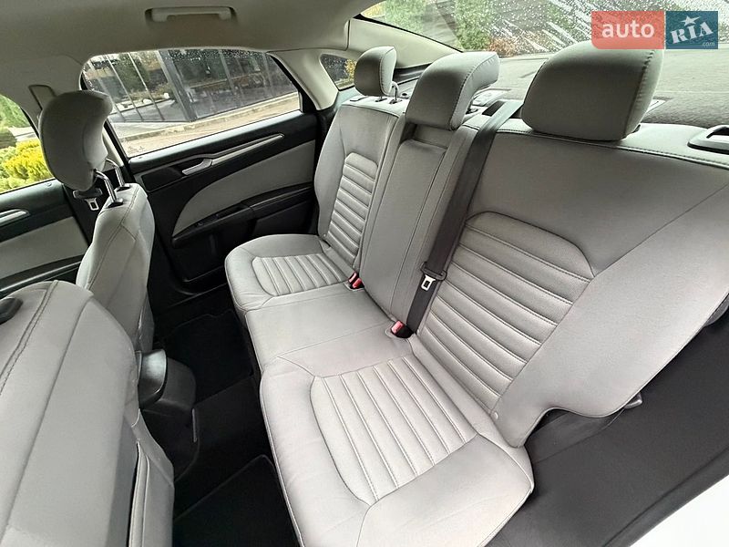 Седан Ford Fusion 2014 в Стрые