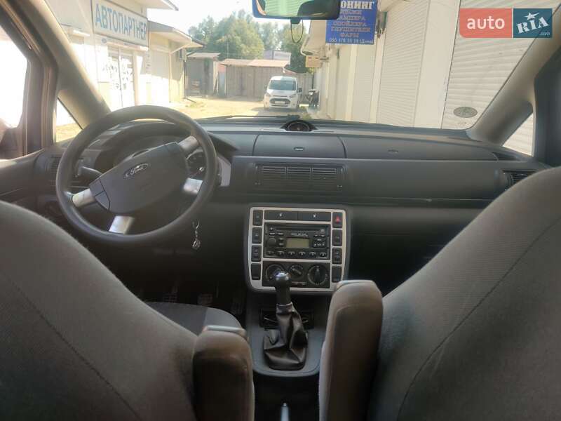 Универсал Ford Galaxy 2004 в Черновцах