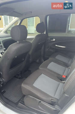 Минивэн Ford Galaxy 2011 в 